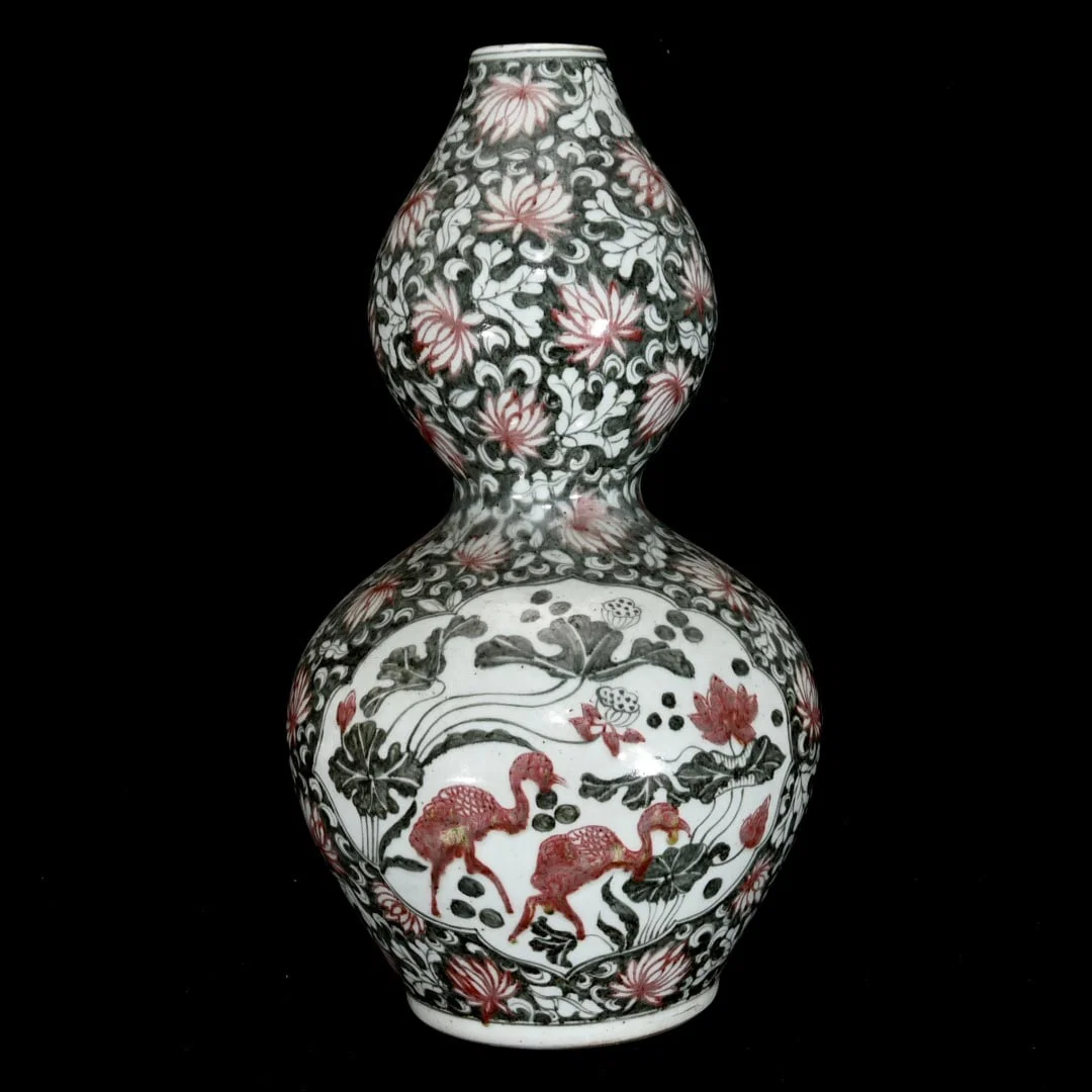 A Huge Blue and White Underglaze-Red Flower and Bird Pattern Gourd-Shaped Vase