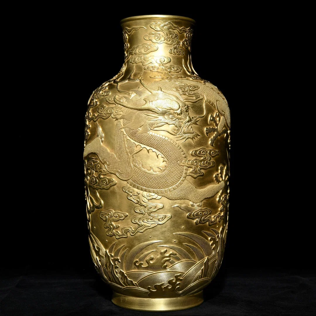 A Huge Gold Ground Seawater,Auspicious Cloud and Dragon Pattern Vase