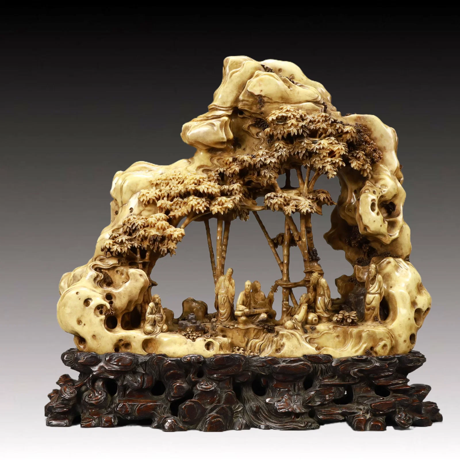 A Huge Shoushan Stone Carved Character and Story Pattern Ornament