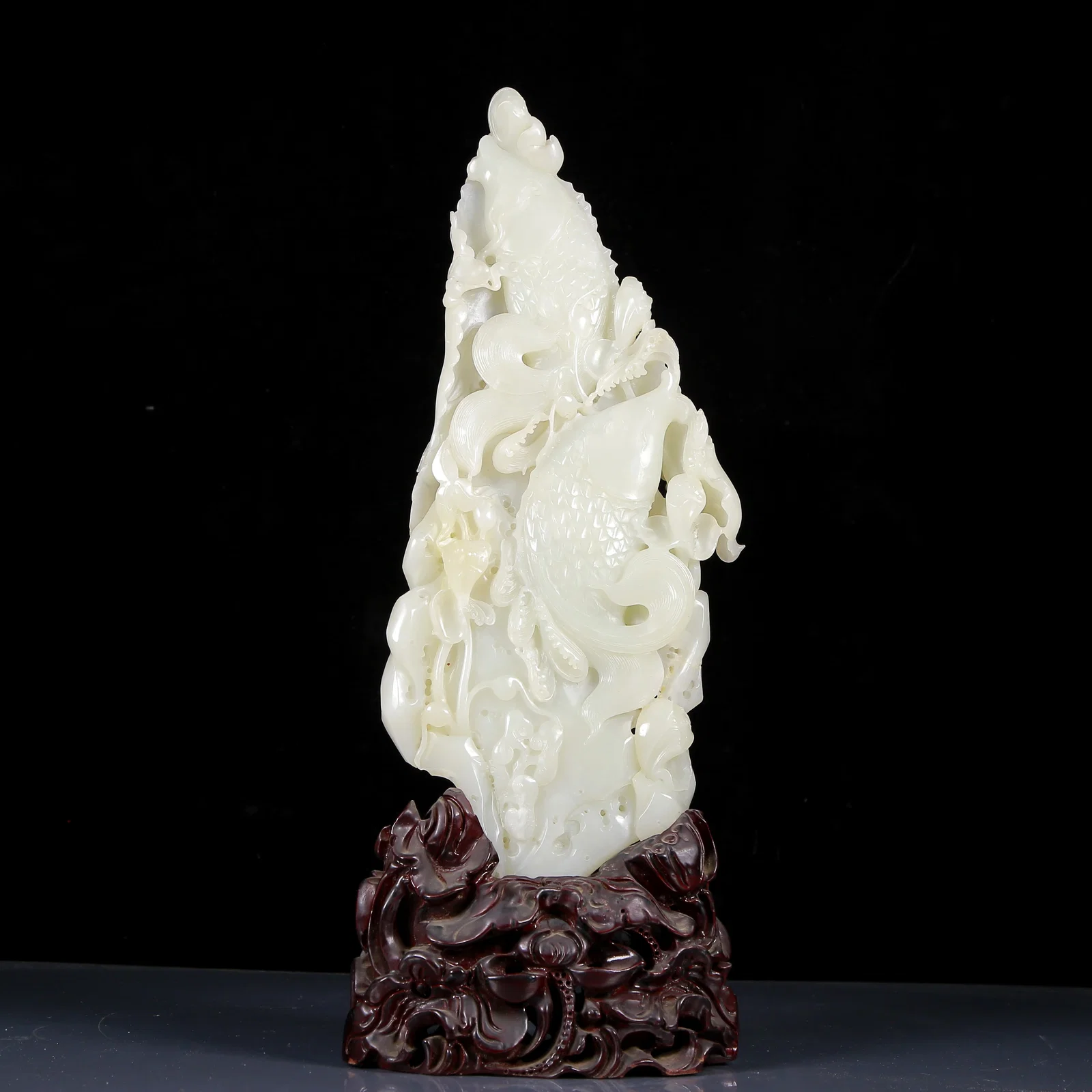A Huge White Jade Fish Pattern Ornament