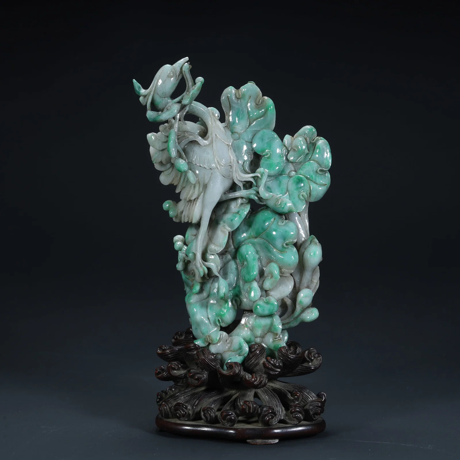 A jade crane ornament from the Qing Dynasty