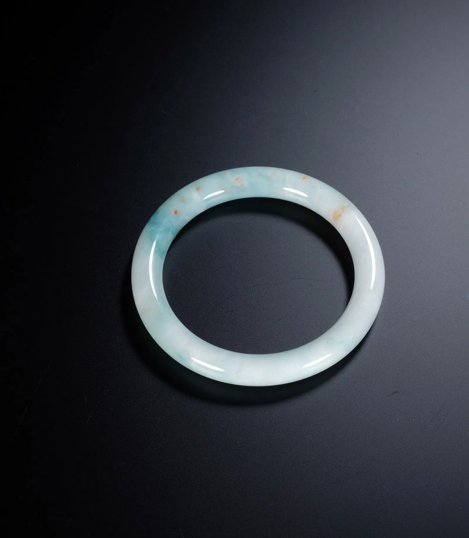 A JADEITE BANGLE