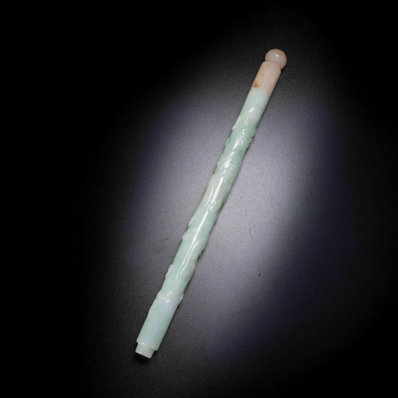 A JADEITE COILED DRAGON–PATTERN BRUSH HOLDER