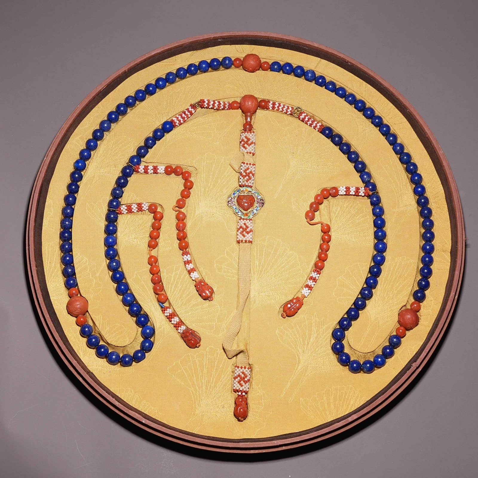 A LAPIS LAZULI COURT NECKLACE