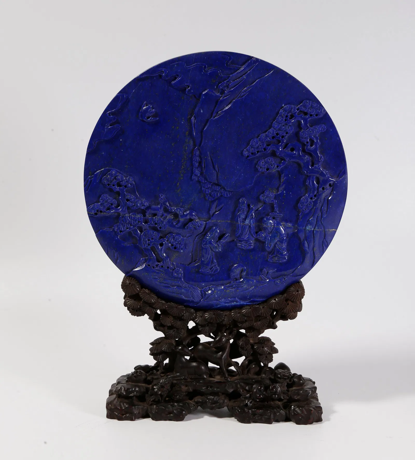A LAPIS LAZULI SCREEN CARVED WITH FIGURE-STORY MOTIF