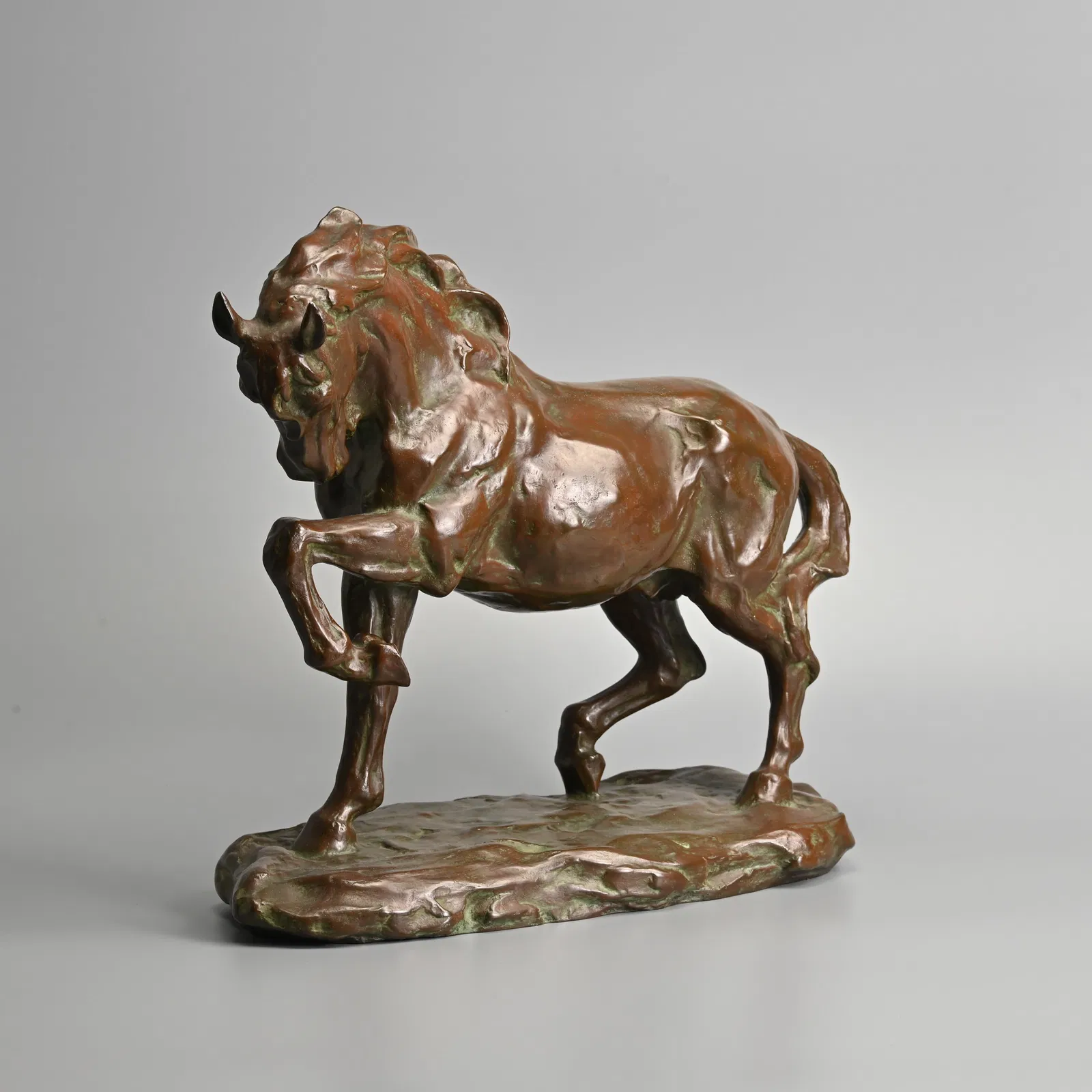 A LARGE JAPANESE BRONZE MODEL OF A HORSE BY TAKASETSU ONODA AND SHOZO SUGAI, 20TH CENTURY.