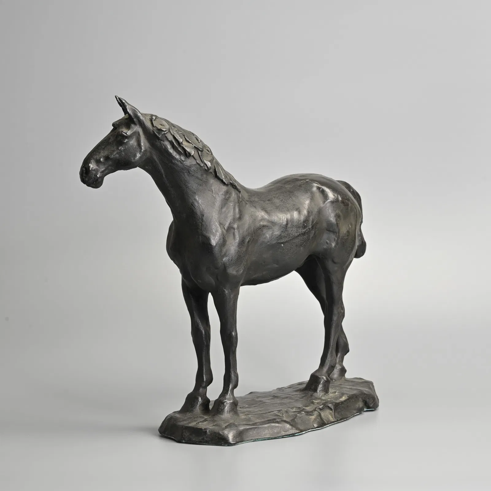 A LARGE JAPANESE BRONZE MODEL OF A HORSE, EARLY 20TH CENTURY, SIGNED BY THE TOKYO ARSENAL.