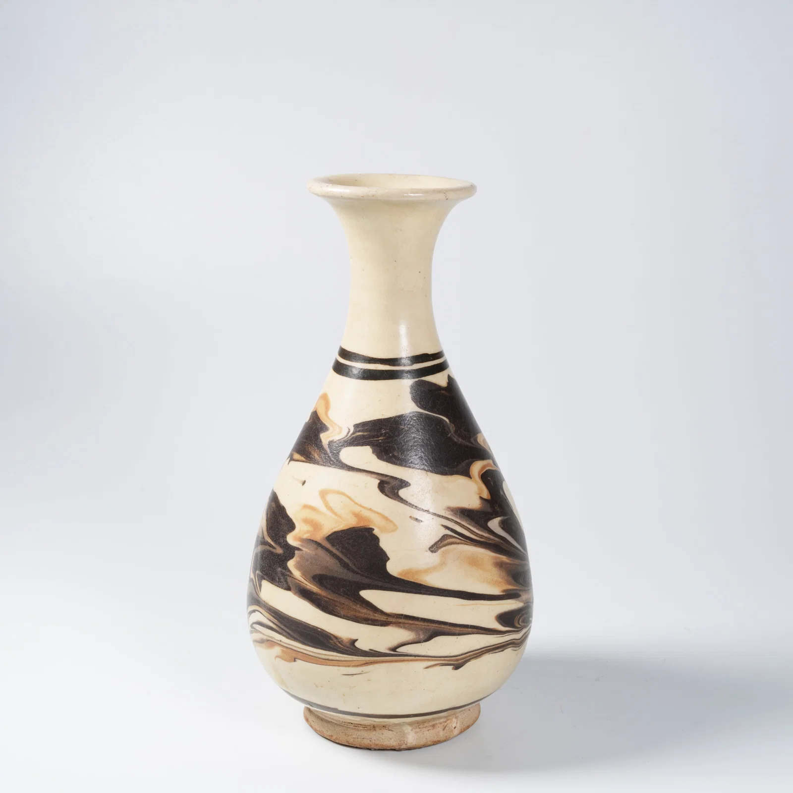 A MARBLED-GLAZE YUHUCHUNPING VASE