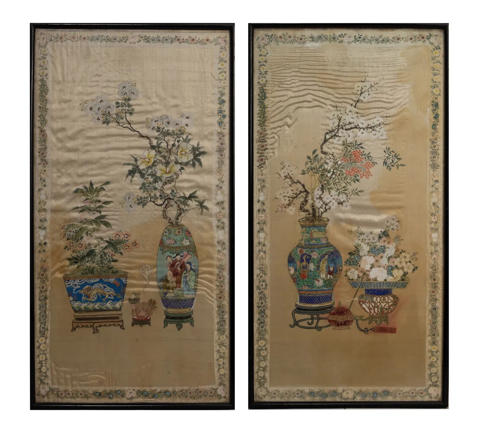 A PAIR OF CHINESE 'FLOWER VASE' PAINTINGS ON SILK, LATE QING DYNASTY.