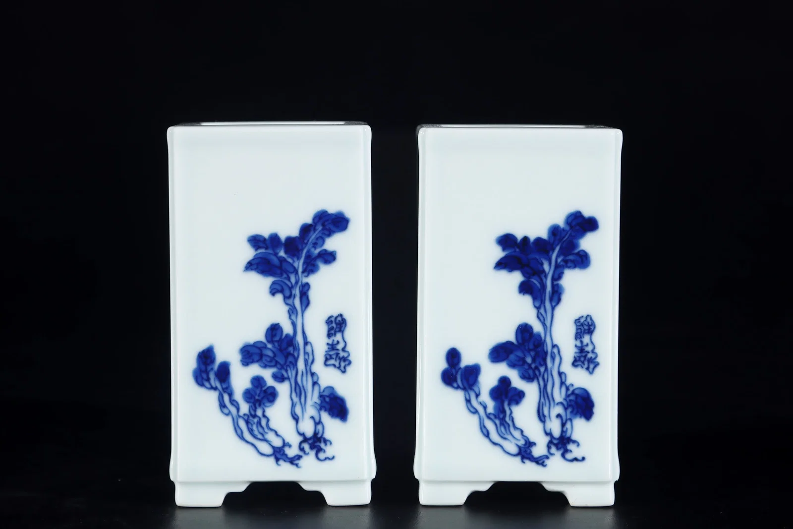 A Pair of Exquisite Blue and White Cabbage Pattern Brush Pots