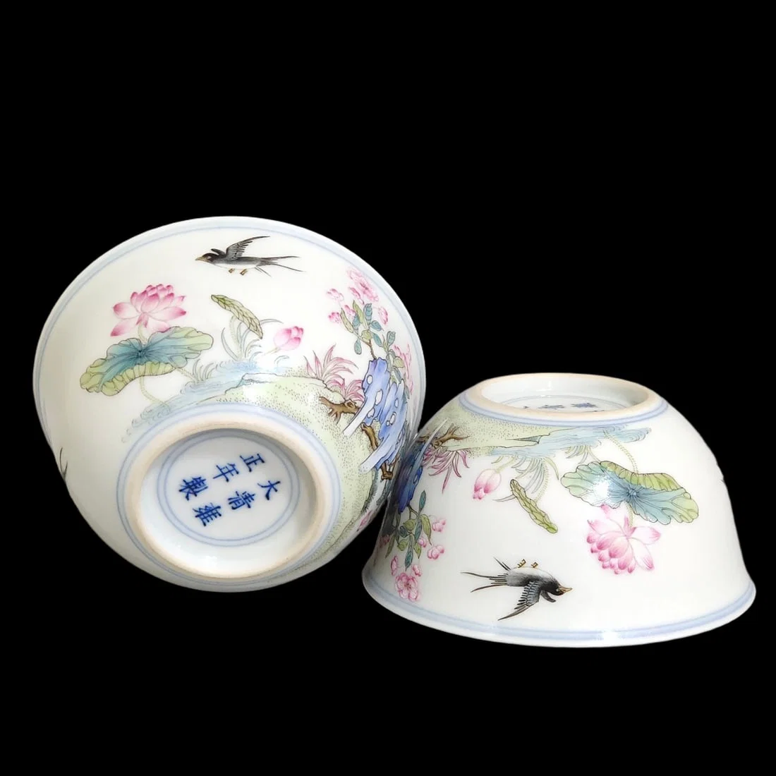 A Pair of Exquisite Famille-Rose Flower and Bird Pattern Cups