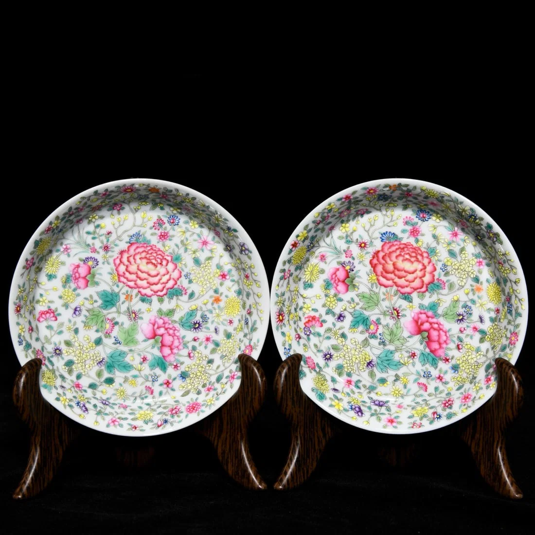A Pair of Exquisite Famille-Rose Flower and Butterfly Pattern Plates