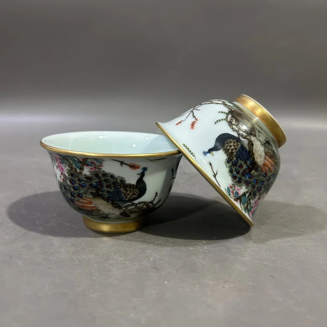 A pair of Exquisite Famille-Rose Gold Wrapped Flower and Bird Pattern Cup