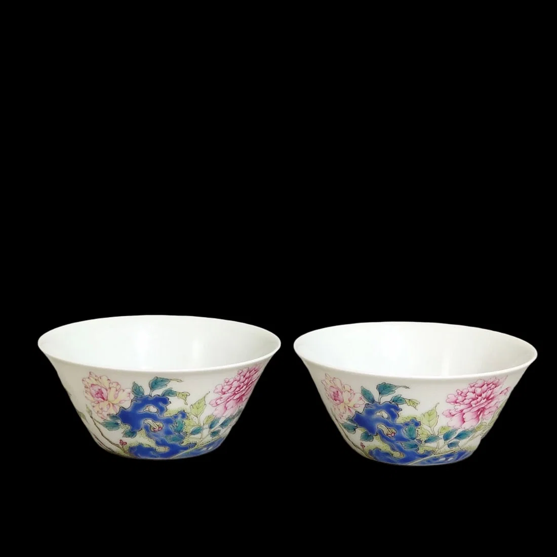 A Pair of Exquisite Famille-Rose Peony Pattern Cups