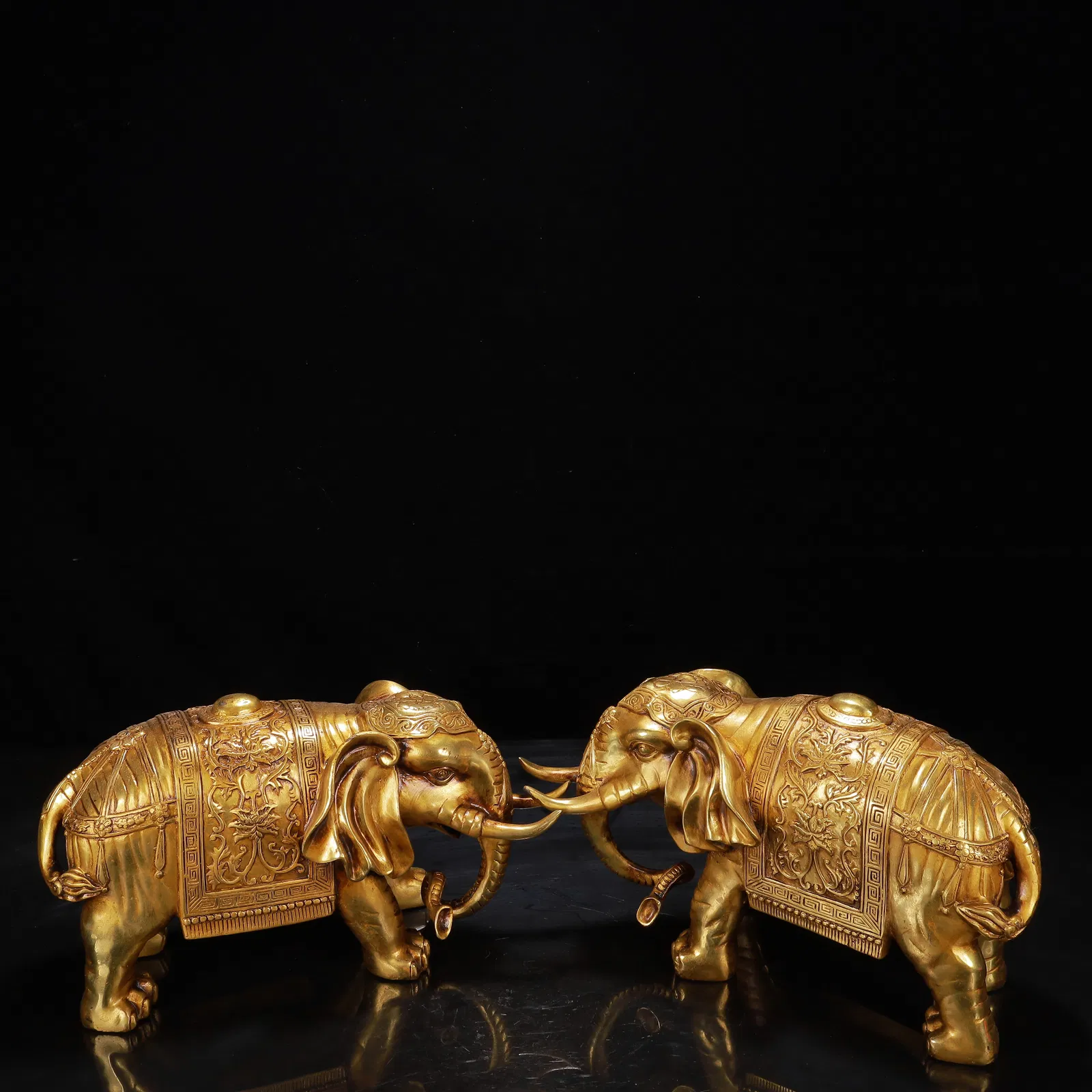 A Pair of Exquisite Gilt Bronze Lotus Pattern Elephant Ornaments