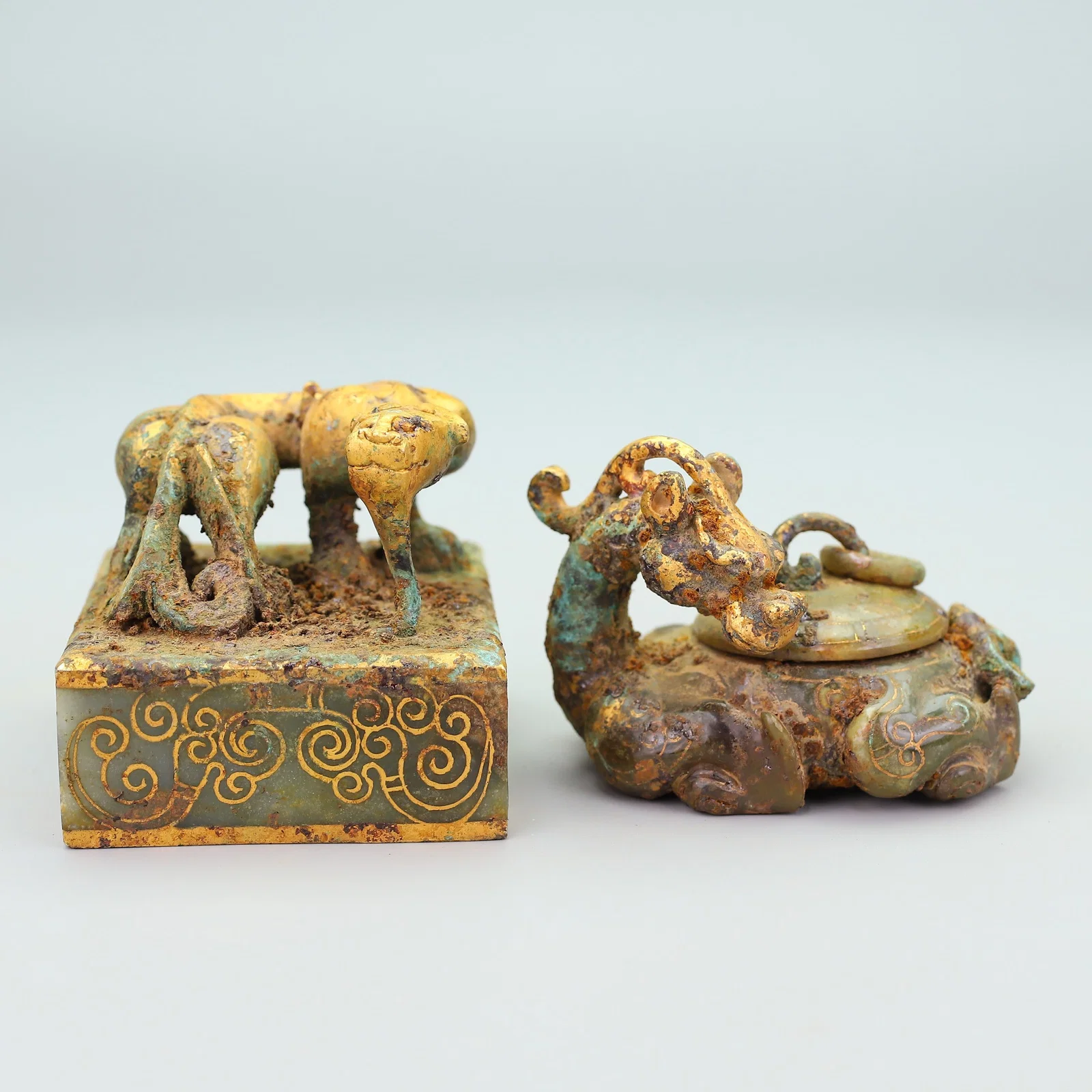 A pair of Exquisite Hetian Jade Auspicious Beast Ornament