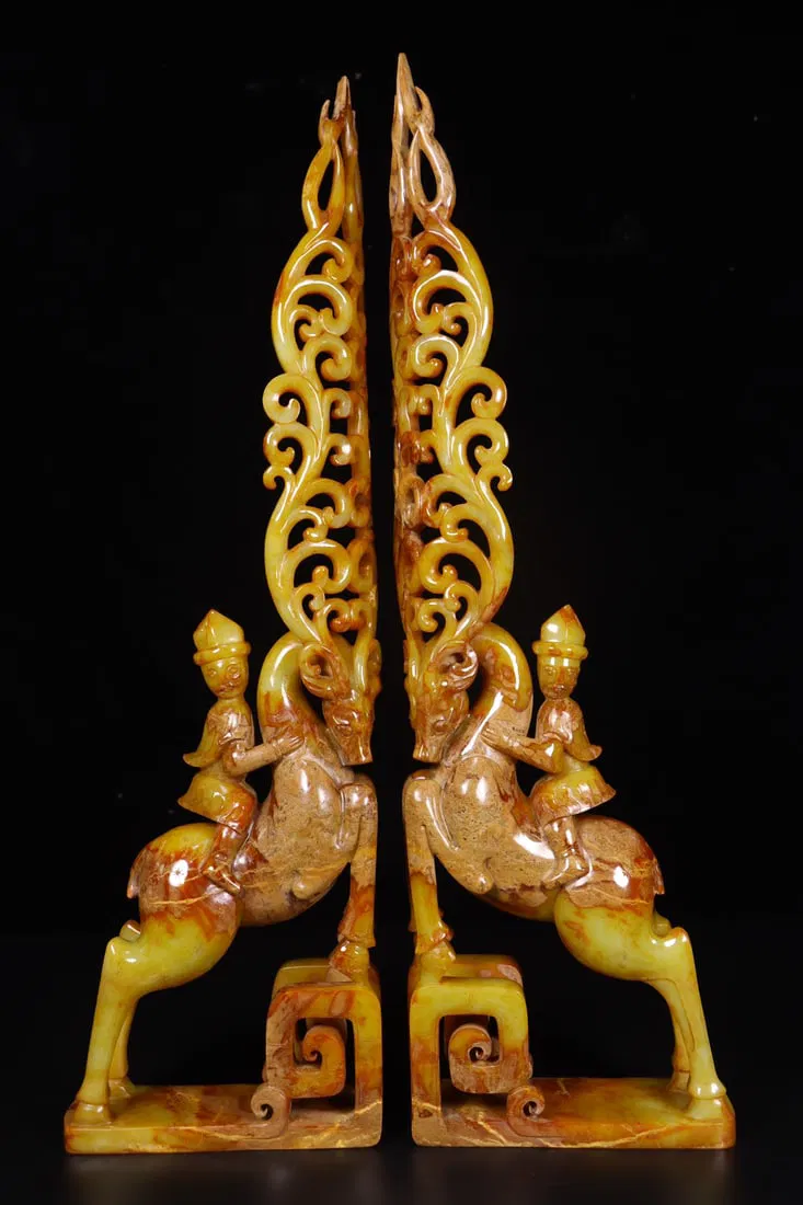 A Pair of Exquisite Hotan Jade Deer Ornament