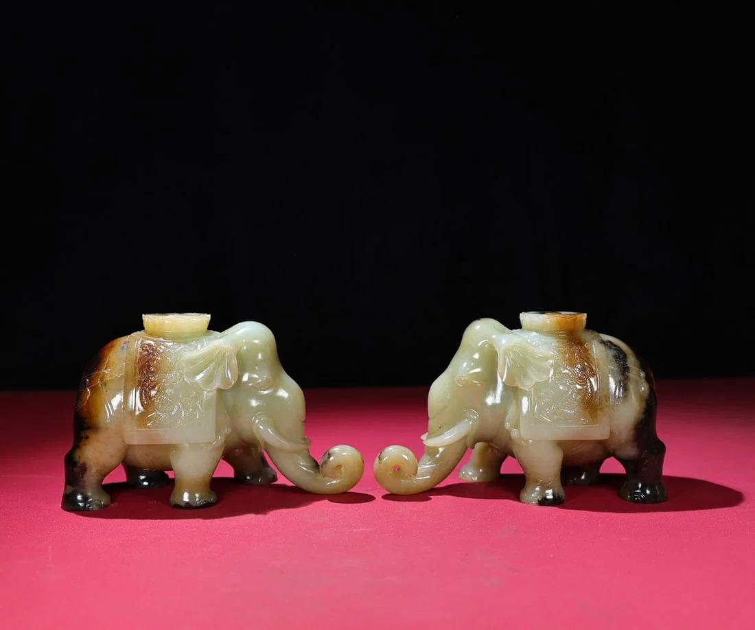 A pair of Exquisite Hotan Jade Elephant Ornament