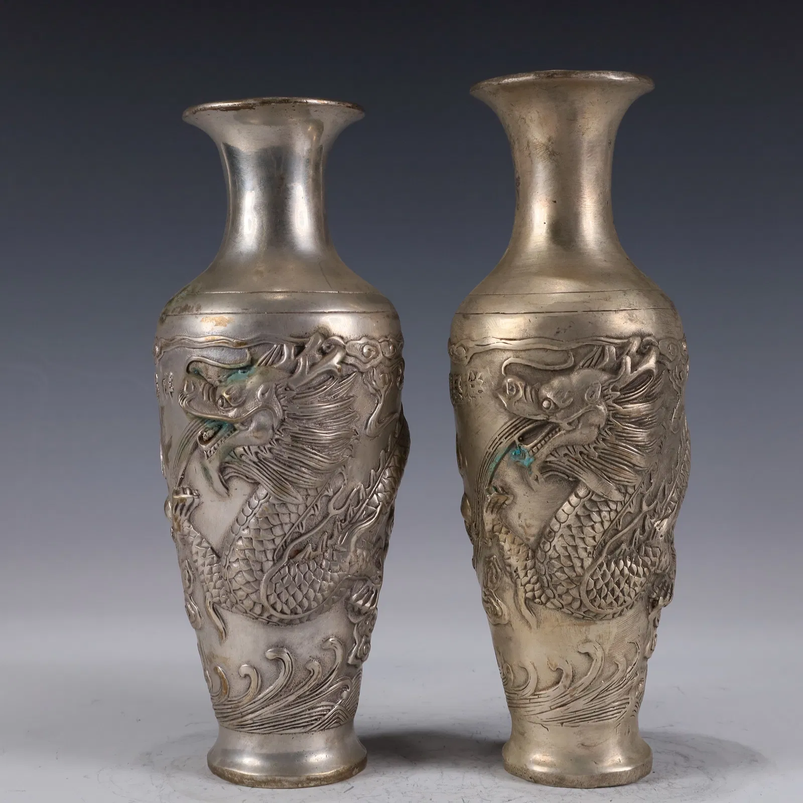 A Pair of Exquisite Silver-plated Dragon Patterened vases