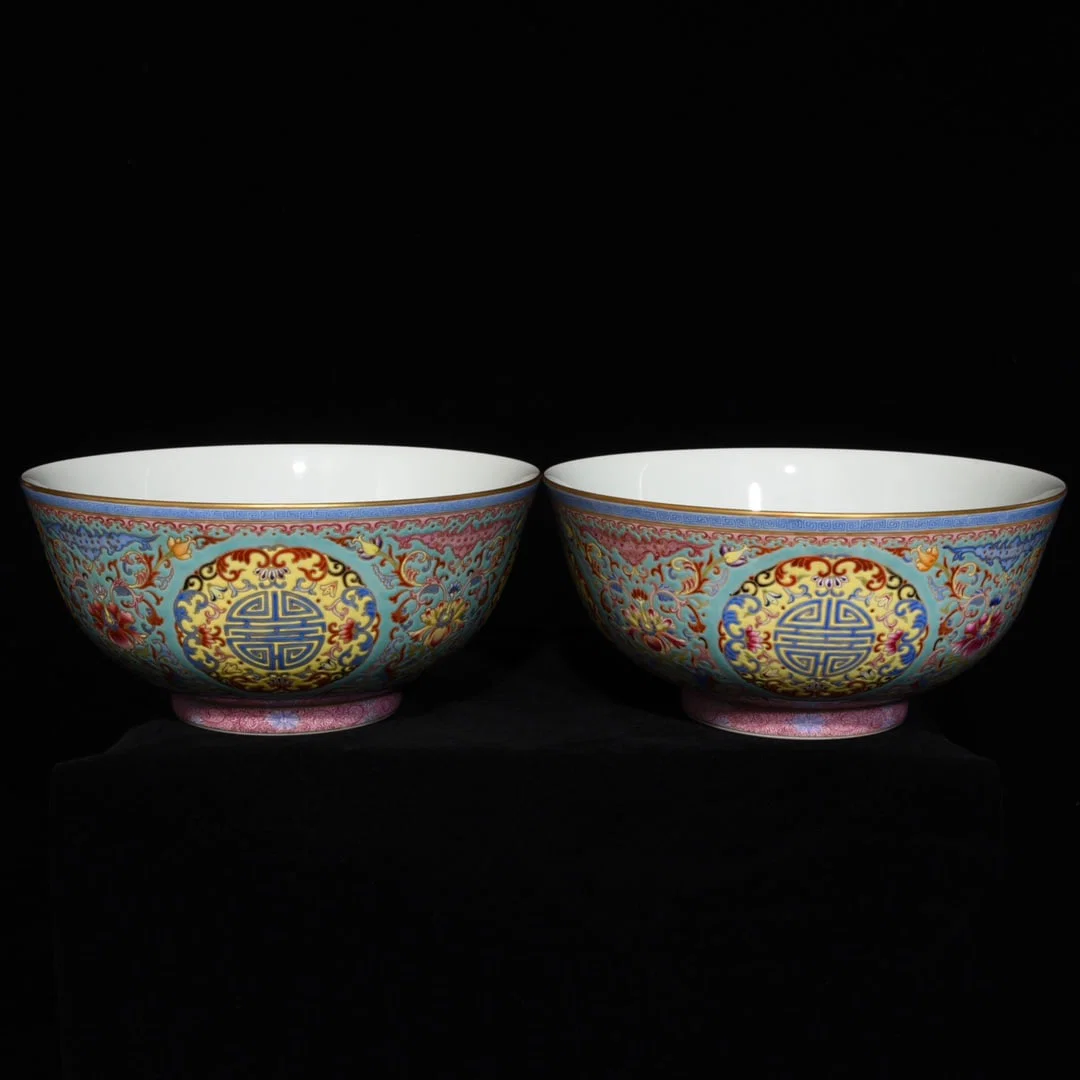 A Pair of Exquisite Turquoise Ground Famille-Rose Painted Gold Lotus,Bats and Peach Pattern Bowls