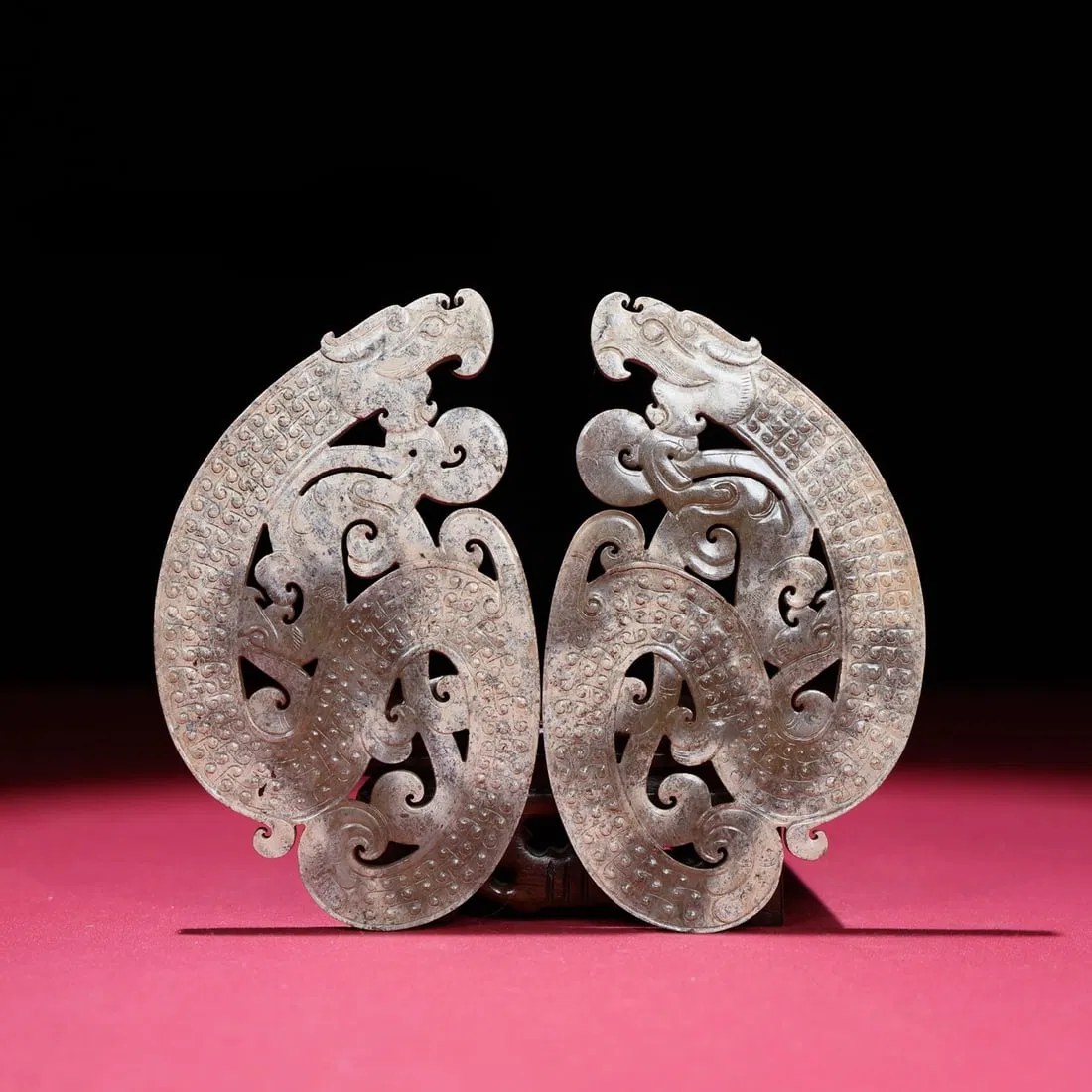 A Pair of Exquisite White Jade Dragon Pattern Pendants