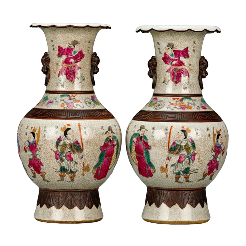 A pair of Ge-type iron-shouldered powder enamel double-sided figure appreciation bottles from the