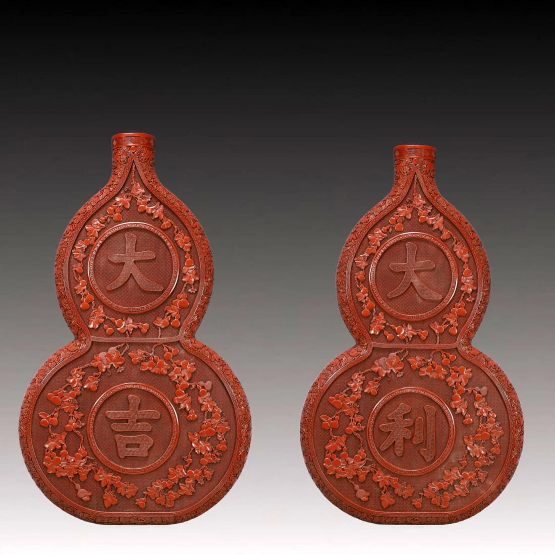 A Pair of Huge Carved Red Lacquer Gourd-Shaped Hanging Panels,with an Imperial Poem by Emperor