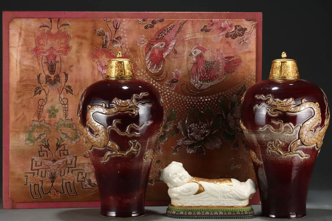 A Pair of Huge Ji Red Glazed Dragon Pattern Bottles