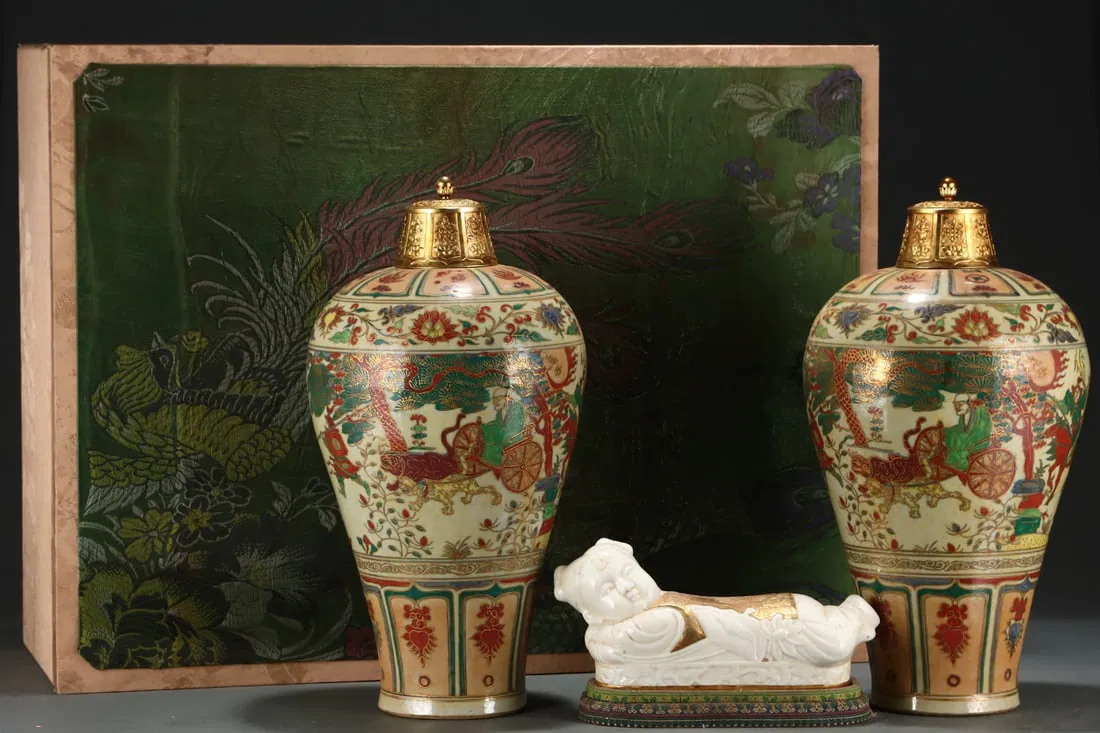 A Pair of Huge Red-and-Green Glazed Figure and Story Pattern Bottles