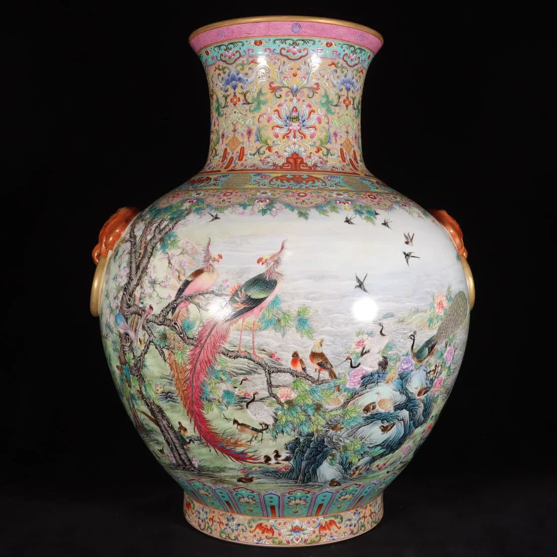 A piece of Qianlong year of the Qing Dynasty pastel hundred birds to the phoenix shop