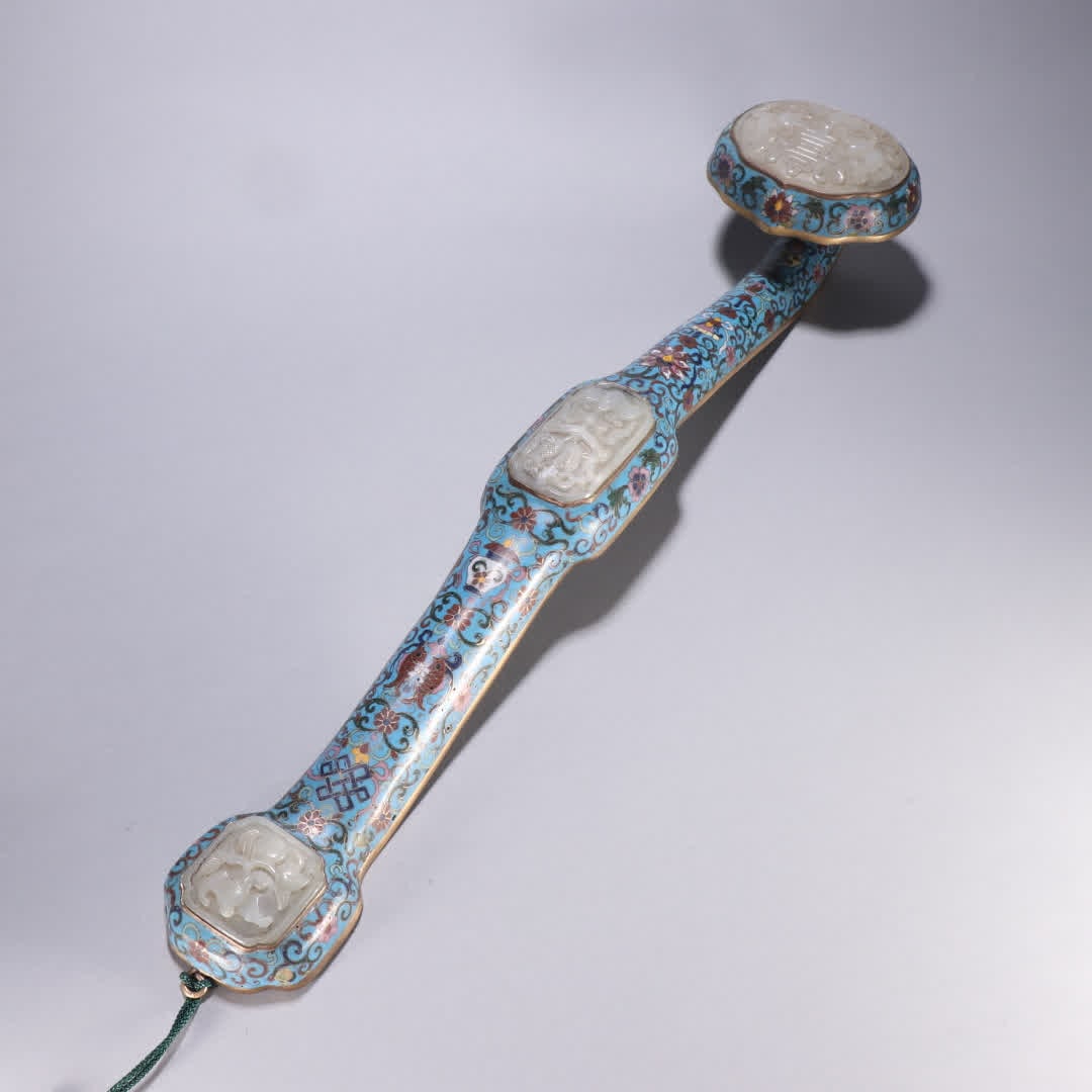 A piece of Qing Dynasty copper tire cloisonné inlaid with Qing Dynasty Hetian Yushou character