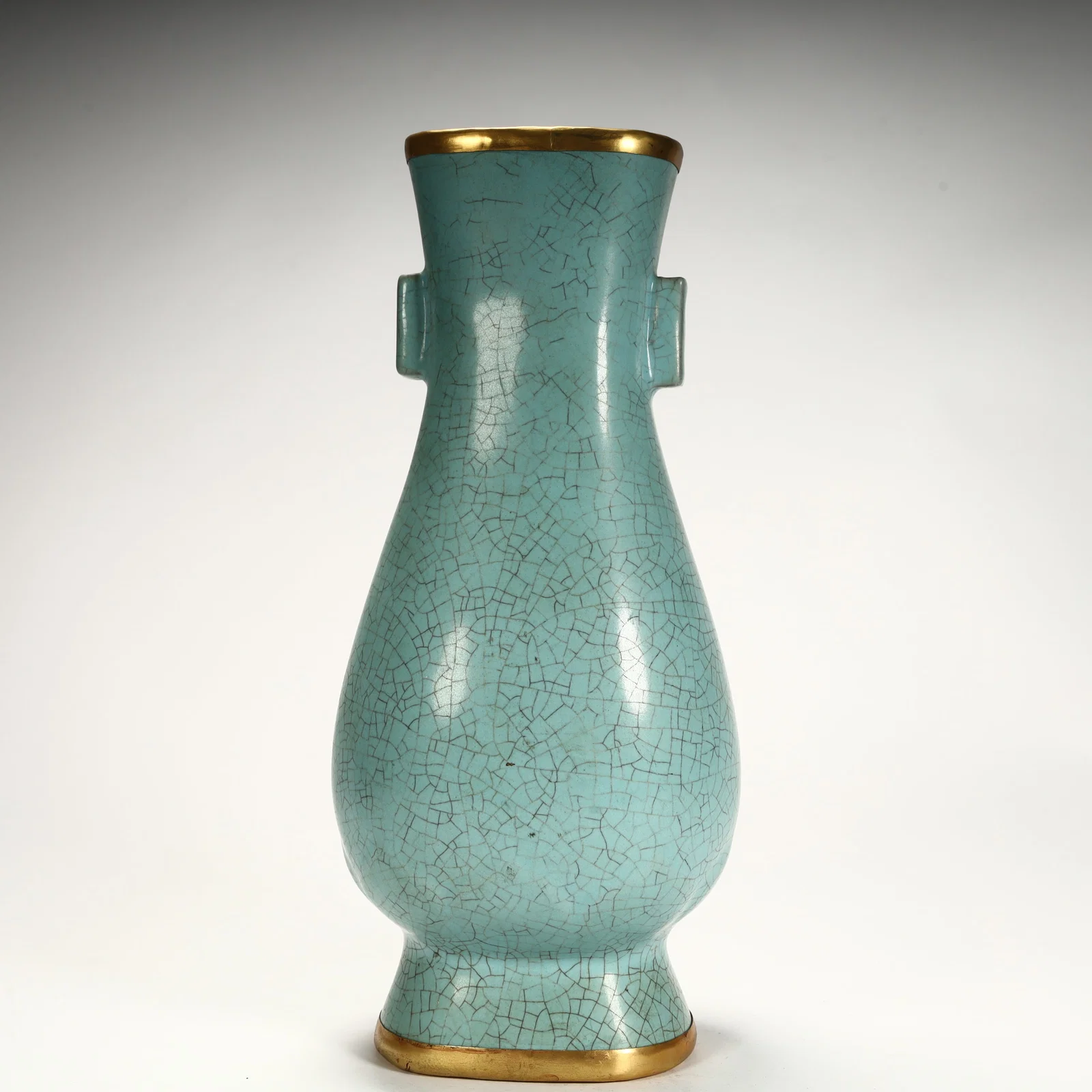 A piece of Ru kiln open piece gilt piercing ear bottle