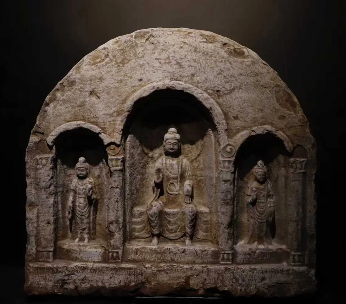 A piece of Tang Dynasty bluestone Buddha restoration