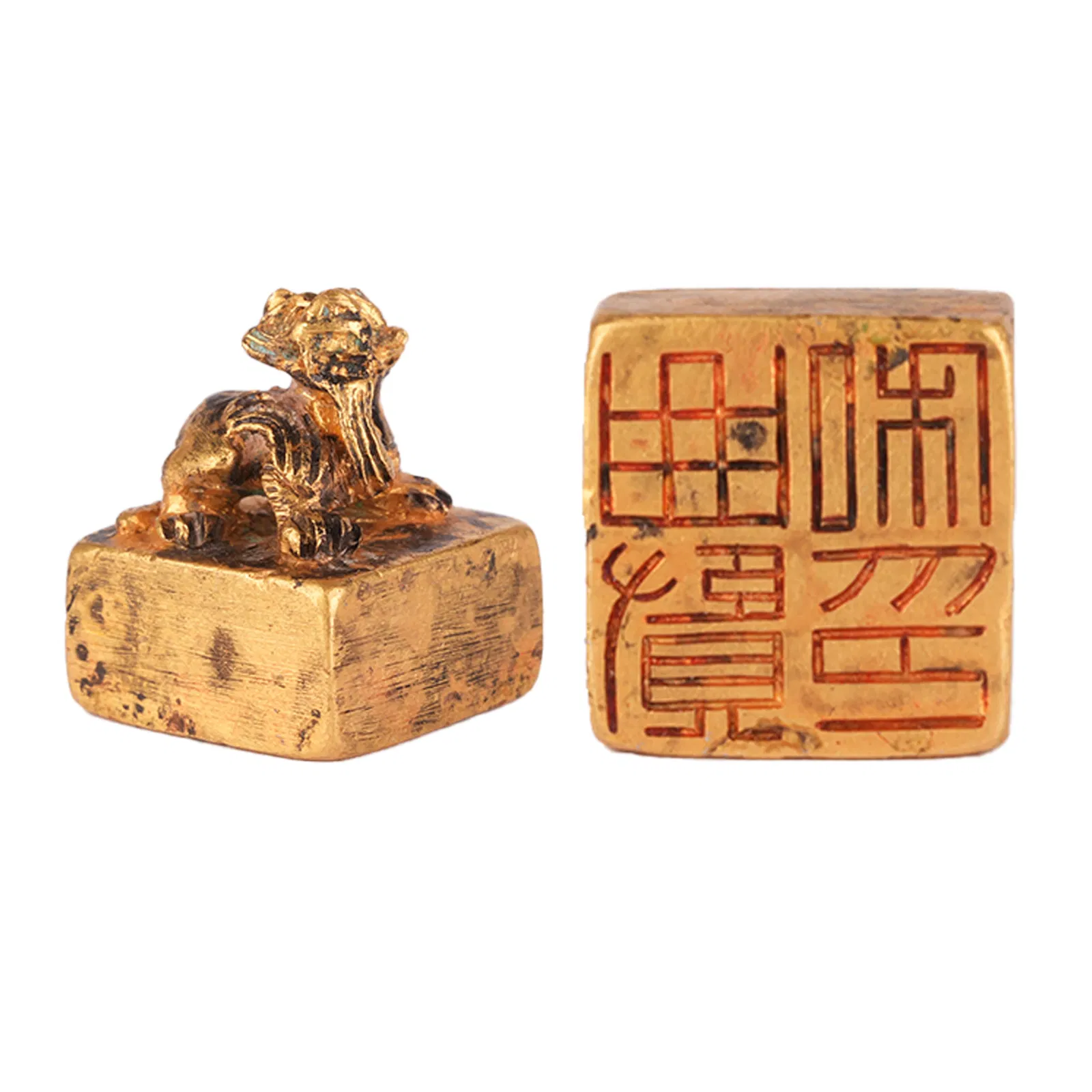 A PURE GOLD SEAL WITH GUARDIAN FINIAL, HAN DYNASTY