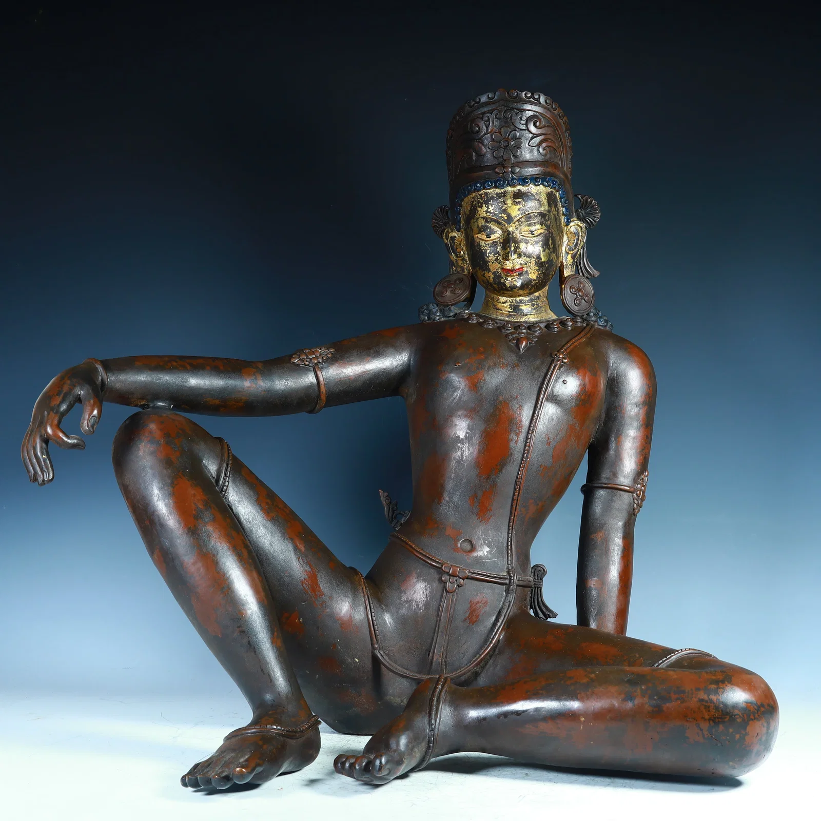 A Qing Dynasty bronze gilt Guanyin statue
