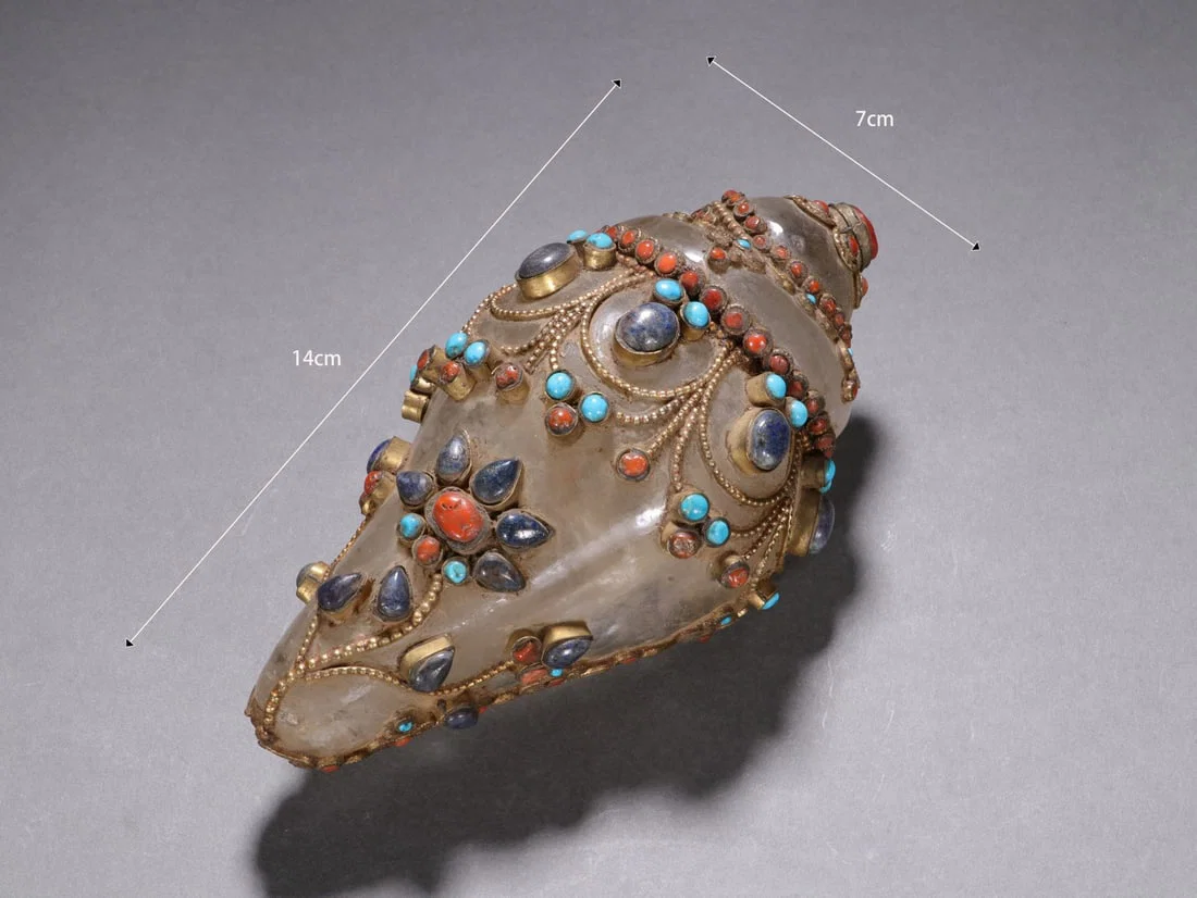 A QING-DYNASTY CRYSTAL SNAIL WITH FILIGREE INLAY