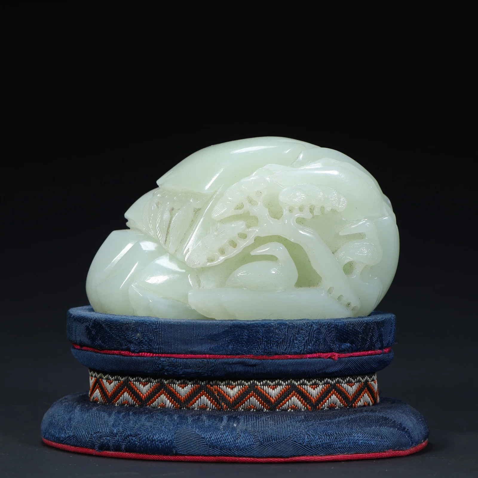 A Qing Dynasty Hetian white jade carved pine crane Yannian Shanzi ornament