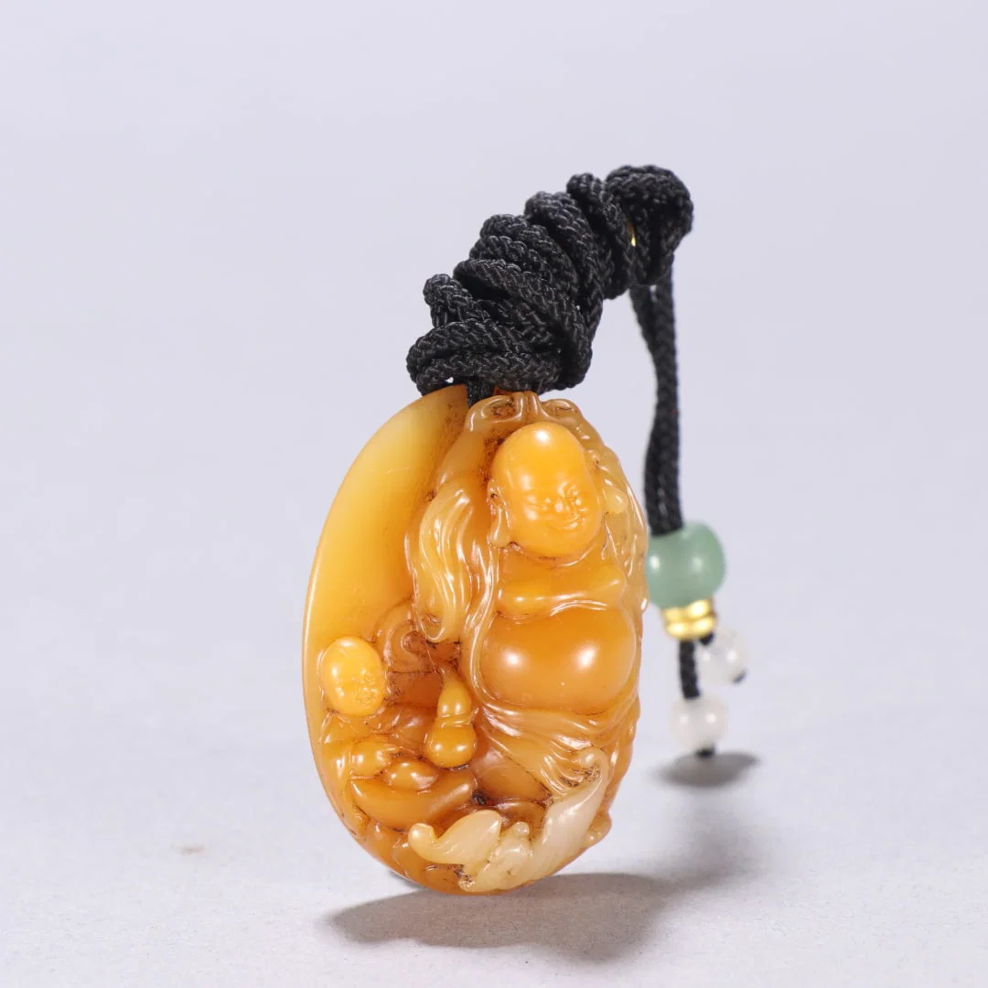 A Qing Dynasty Tianhuangshi Maitreya Buddha pendant