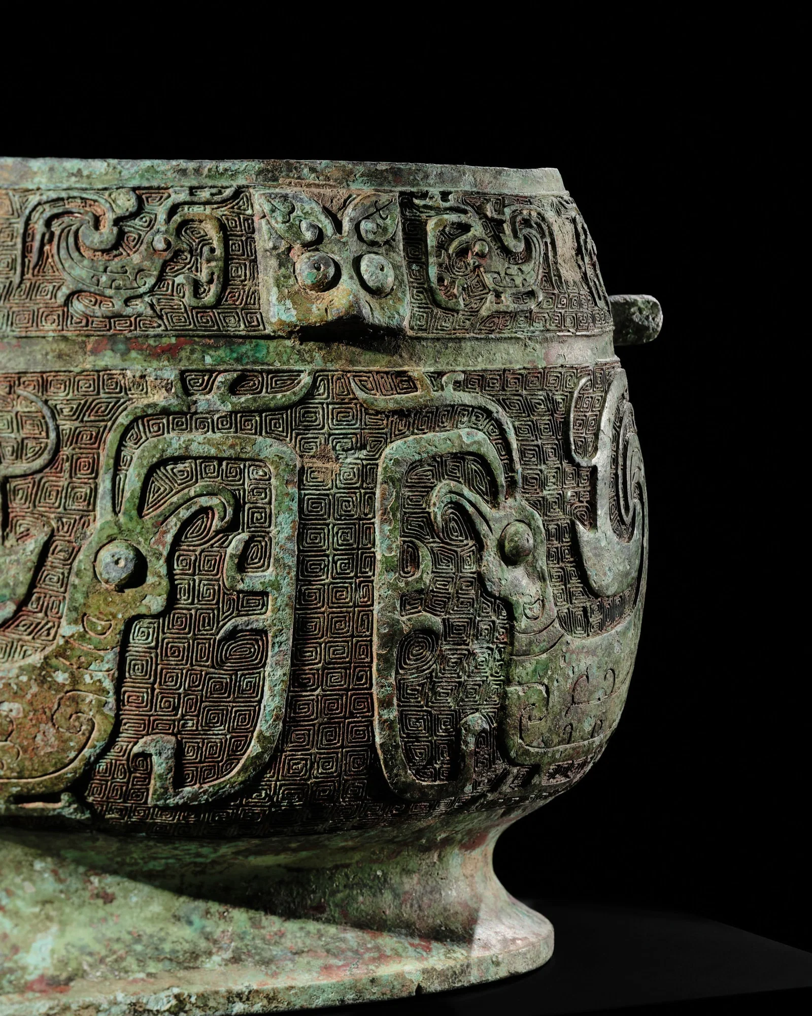 A RARE BRONZE RITUAL FOOD VESSEL, YOU, WESTERN ZHOU DYNASTY, 10TH CENTURY BC
