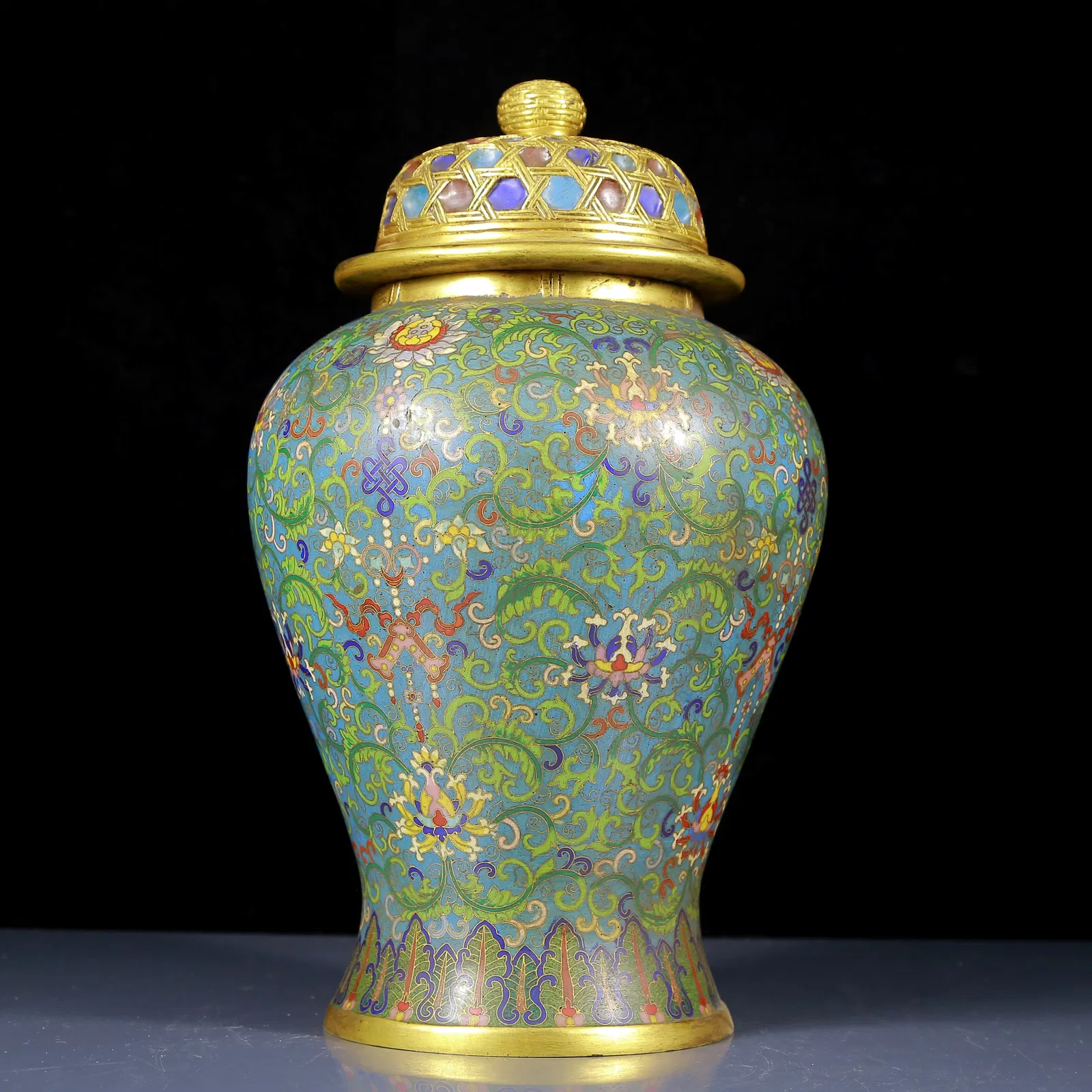 A Rare Cloisonne Bats and Peach Pattern with Cover Jar