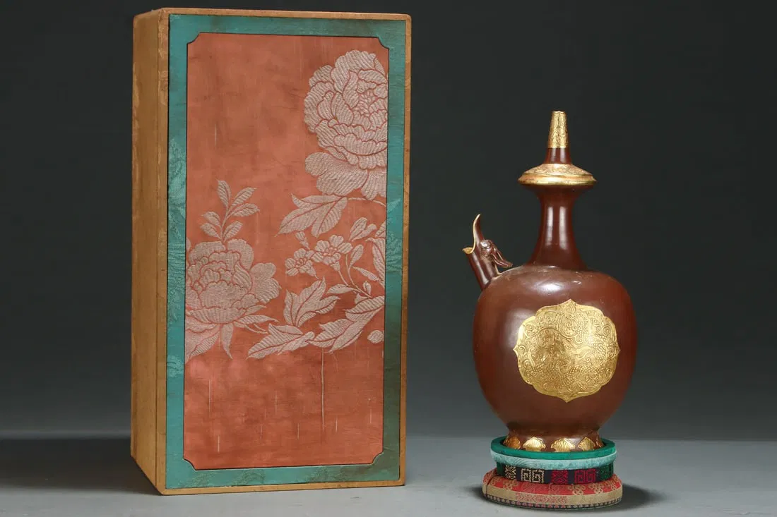 A Rare Ding yao Purple and Gold Glazed Lotus and Dragon Pattern Vase