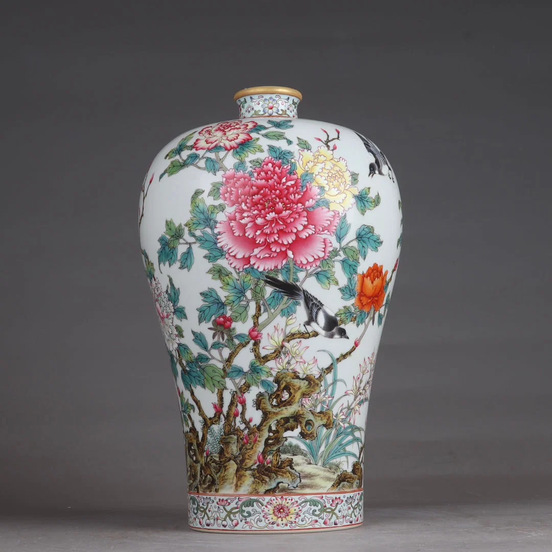 A Rare Famille-Rose Painted Gold Flower and Bird Pattern Vase,with poem