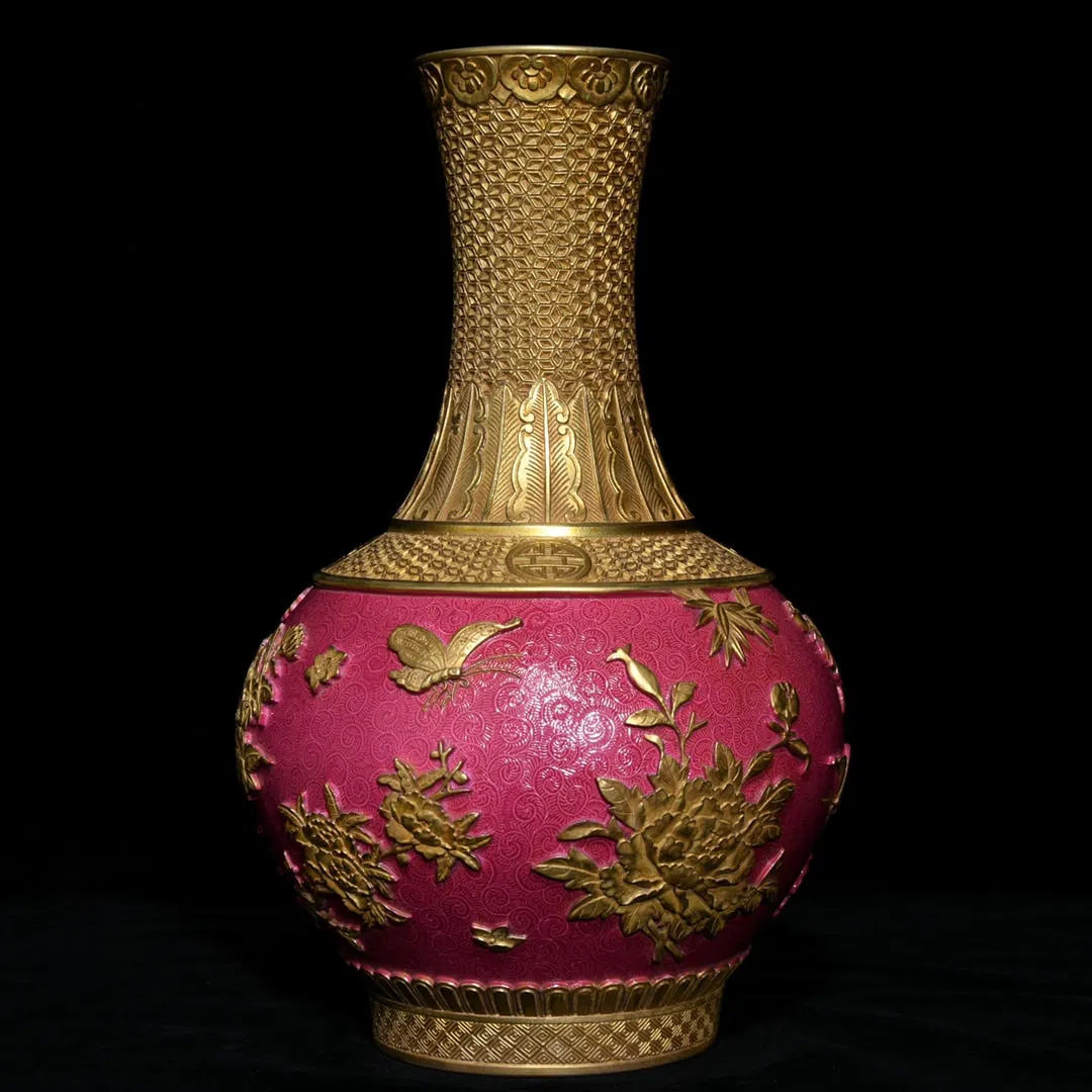 A Rare Ruby Red-Glazed Gold Ground Flower and Butterfly Pattern Vase
