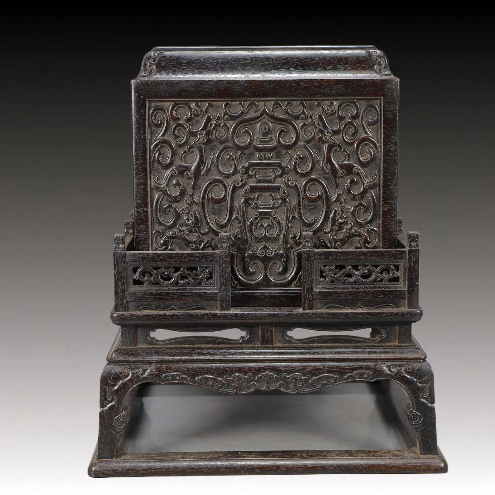 A Rare Zitanwood Dragon Pattern Box