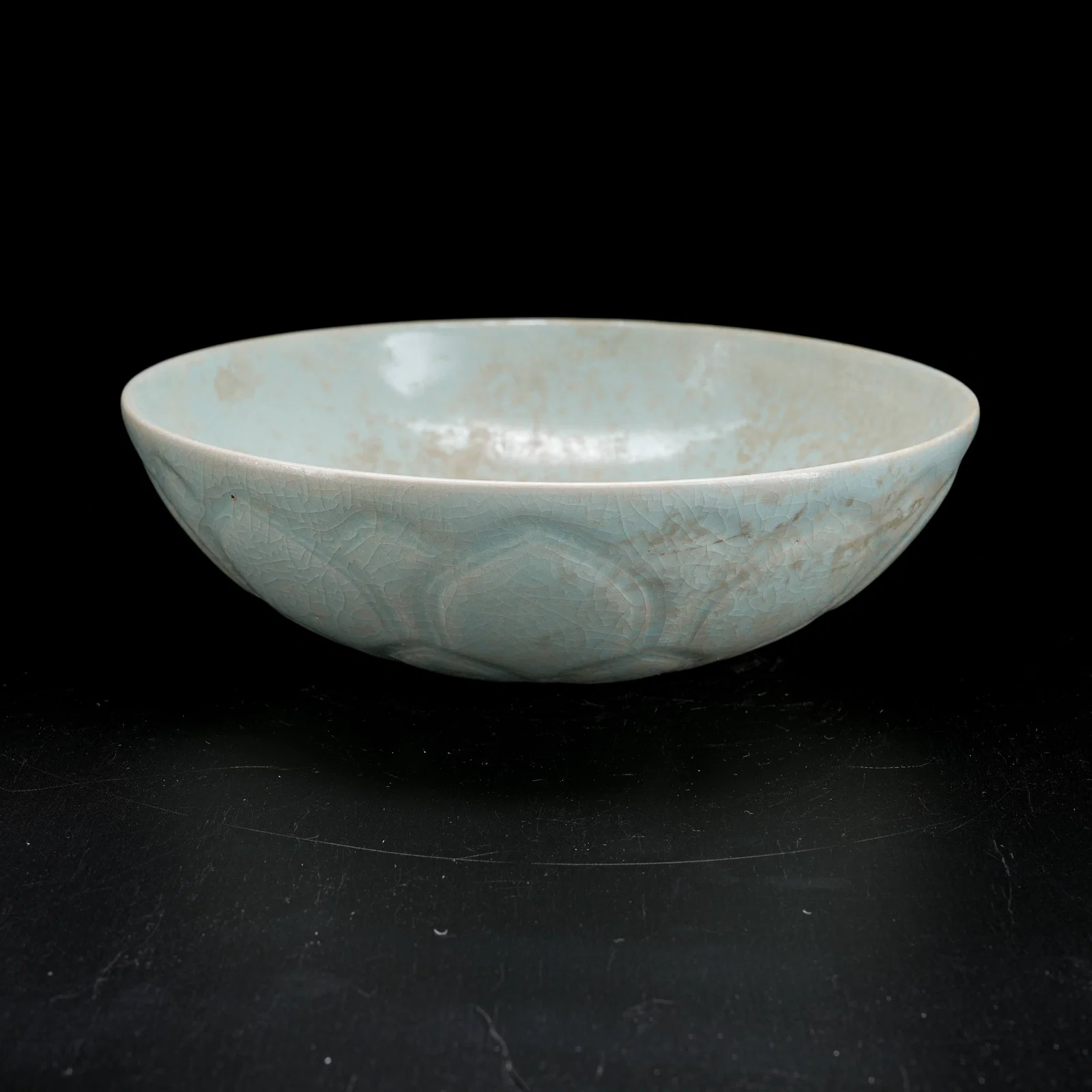 A RU KILN LARGE BOWL WITH LOTUS PETAL PATTERN