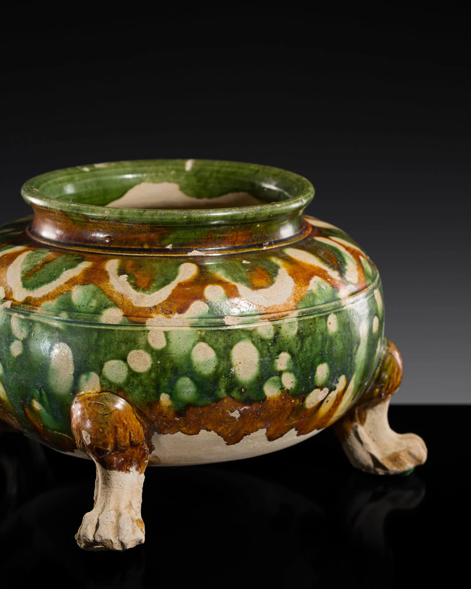 A SANCAI-GLAZED TRIPOD CENSER, TANG DYNASTY