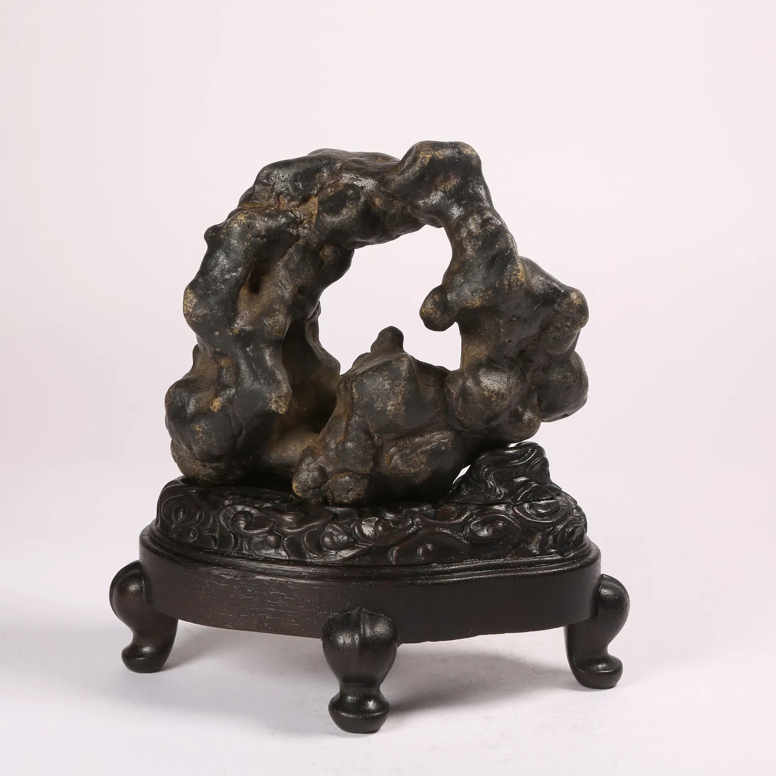 A SCHOLAR’S ROCK IN NATURAL FORM