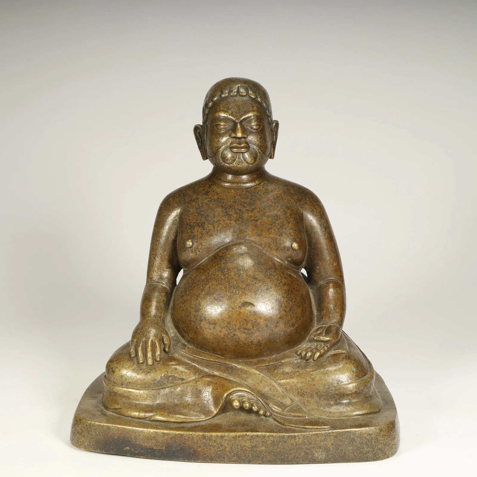 A seated statue of Bronze Bodhidharma in the Ming Dynasty