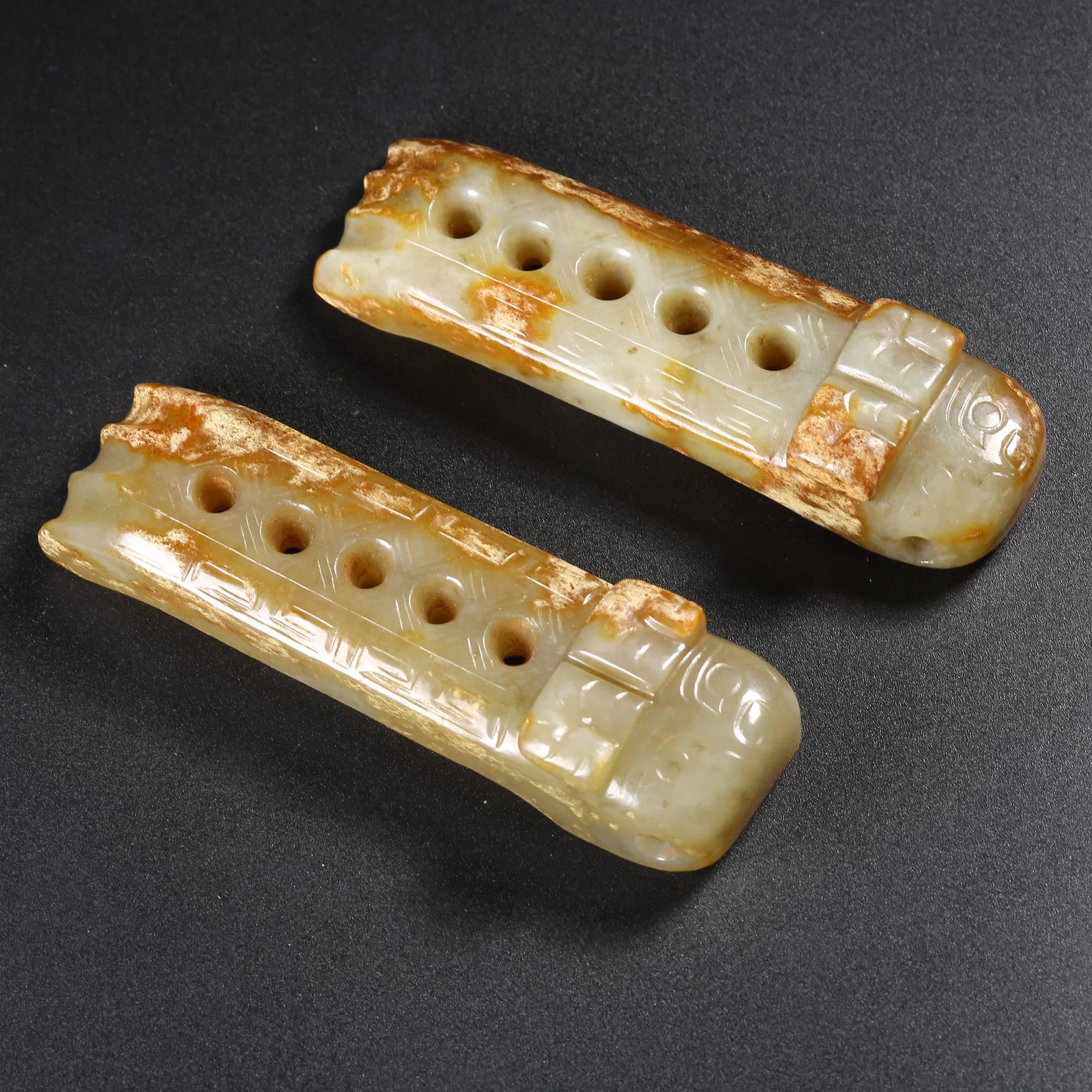 A SET OF ANCIENT JADE GUAN TUBES