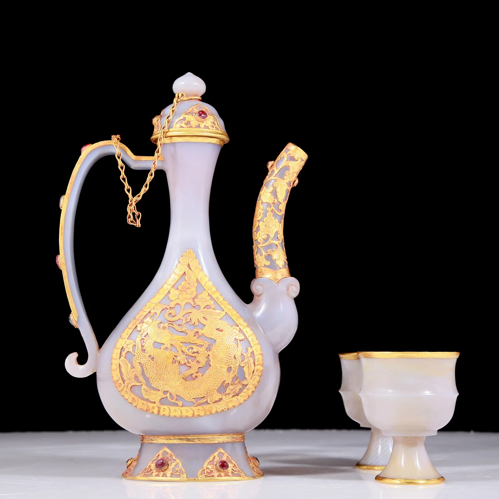 A set of exquisite agate gold-covered tea sets